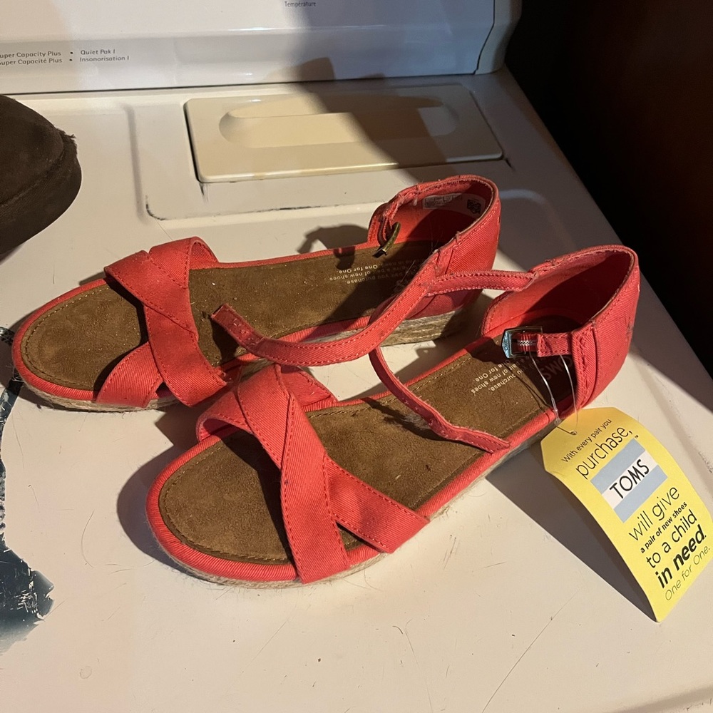 Toms sandals
